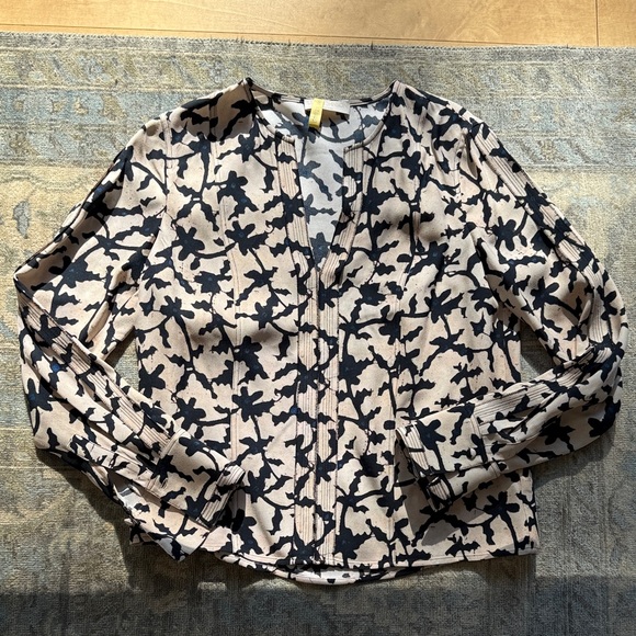 Ulla Johnson Tops - Like new Ulla Johnson Blouse - size 2